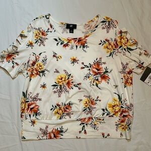 XL iZ BYER top in white floral